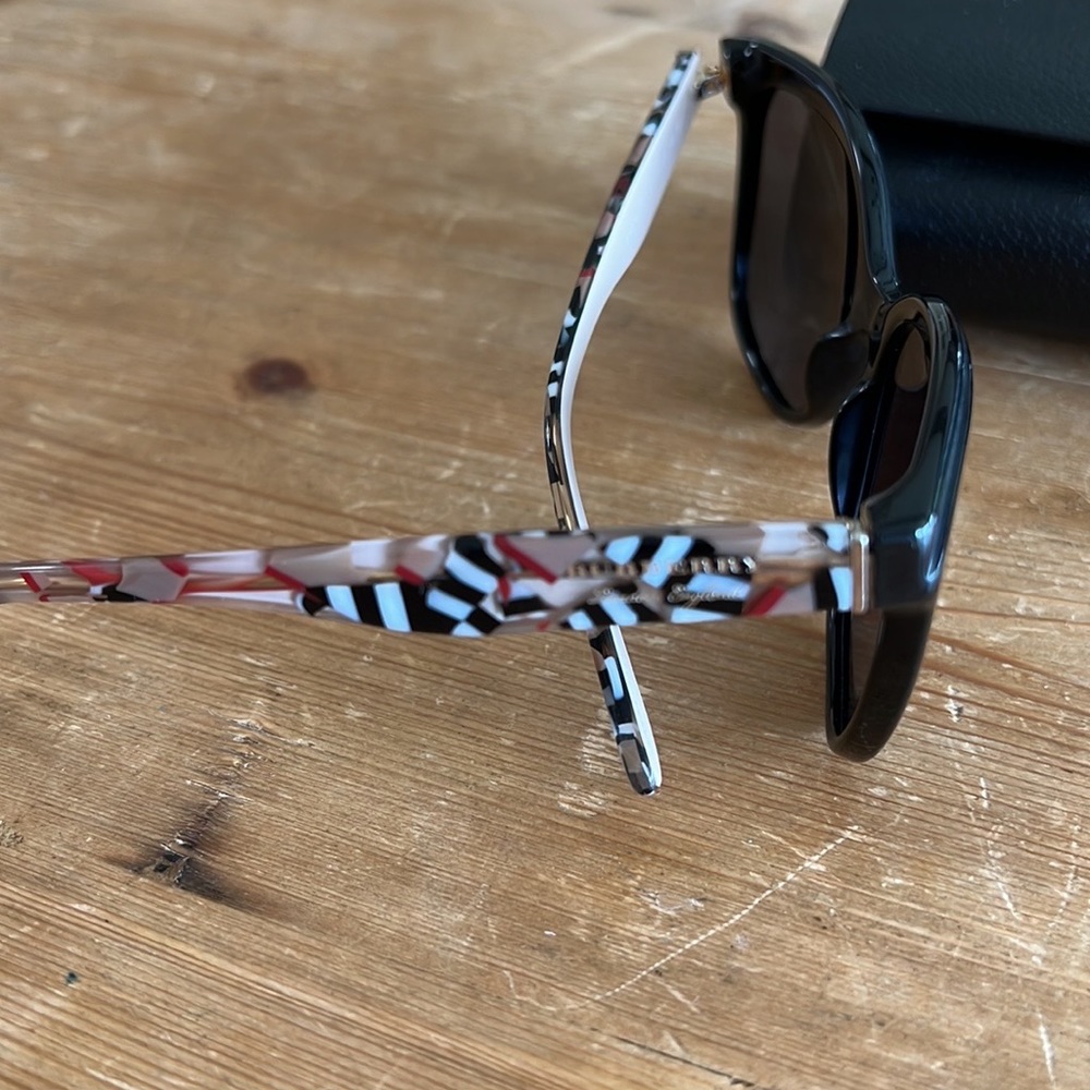 Burberry Black Cat-Eye Sunglasses with Case - Picture 8 of 13